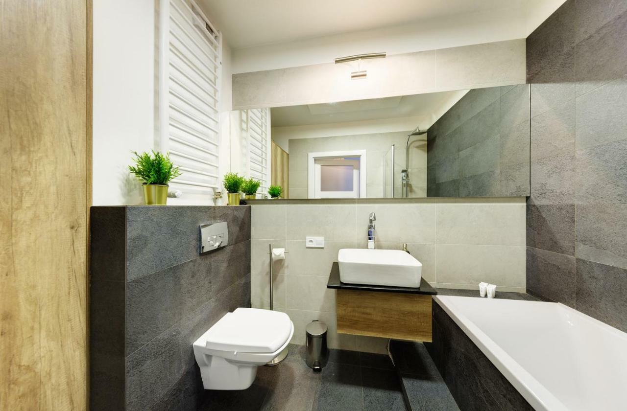 Sleepway Apartments- Garbary 100-46 Poznan Ngoại thất bức ảnh